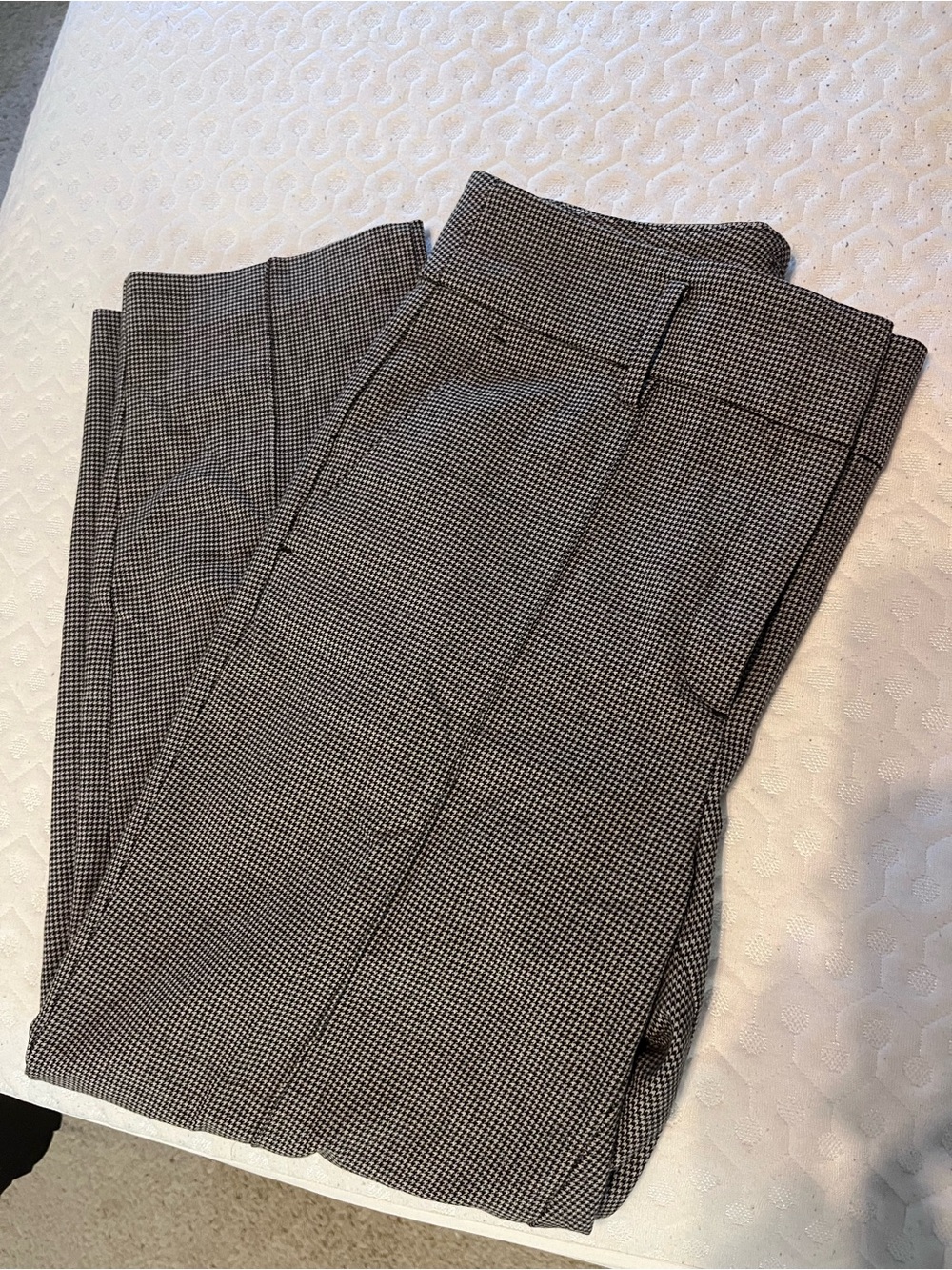 LOFT Men's Black and White Micro-Check Dress Pants